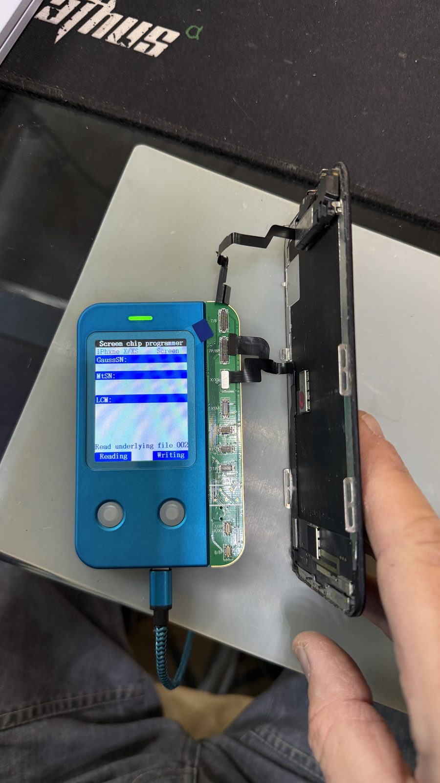 Reprogrammation de puce d’écran de smartphone