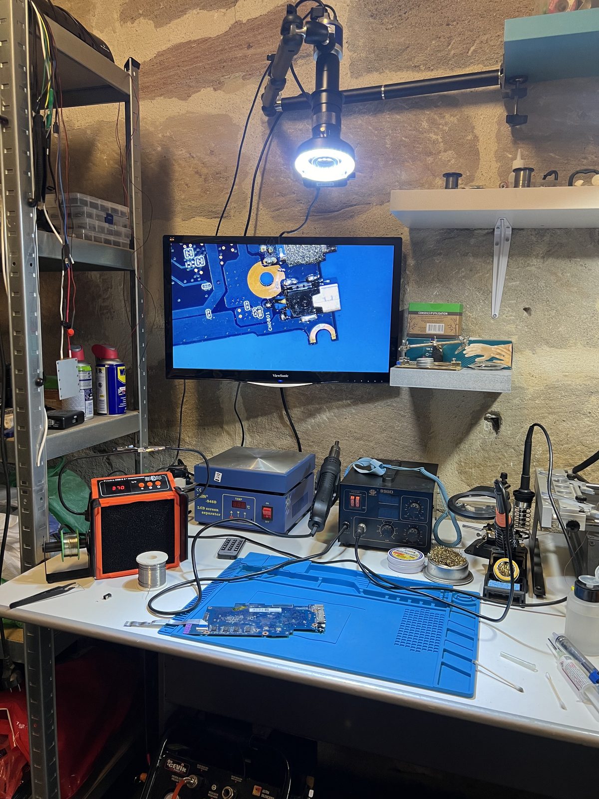 Atelier de micro-soudure et réparation de cartes électroniques
